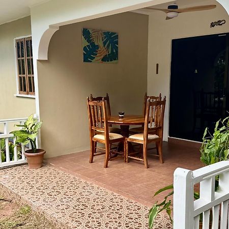 شقة Jardin Marron باي سانت آن المظهر الخارجي الصورة